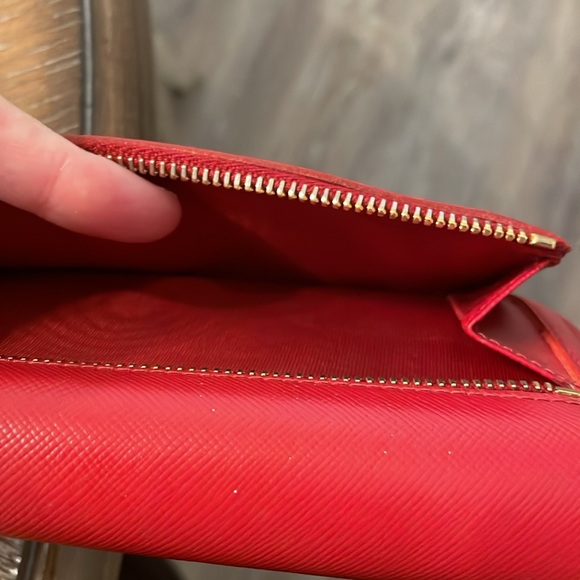 PRADA Saffiano Leather - red wallet - Picture 6 of 12